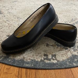 Dr. Martens Ellen Flats